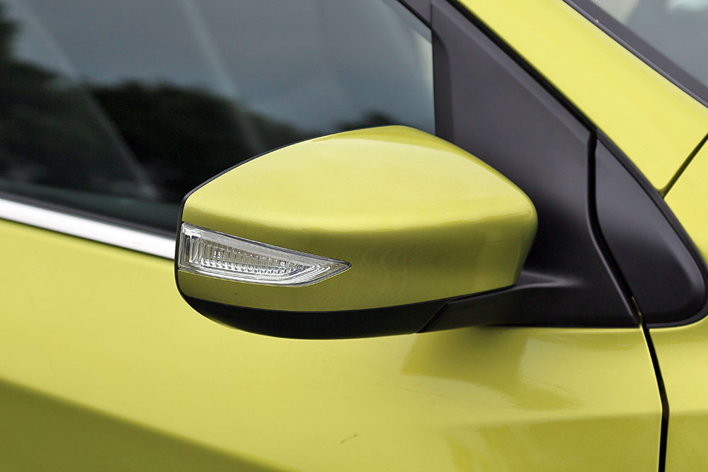 大飙车日产骐达试驾视频,东风日产骐达试车