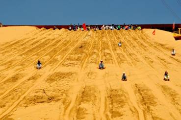 野马汽车，中美行者自驾中卫