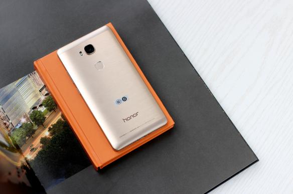 千元机荣耀畅享哪个质量好,7年前的荣耀畅玩5x