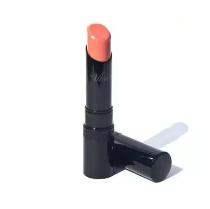 挑一款女王气Max的大红色的唇膏！