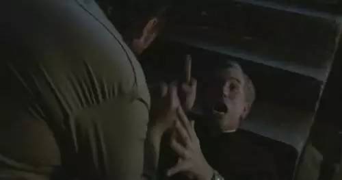 夭寿啊，章鱼上岸进化触手怪凌辱美少女啦！还好有dick警官~