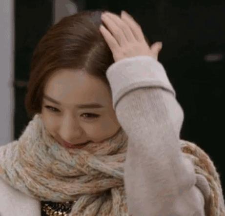 怎么戴围巾最好看学生党,冬天女人怎么样戴围巾好看