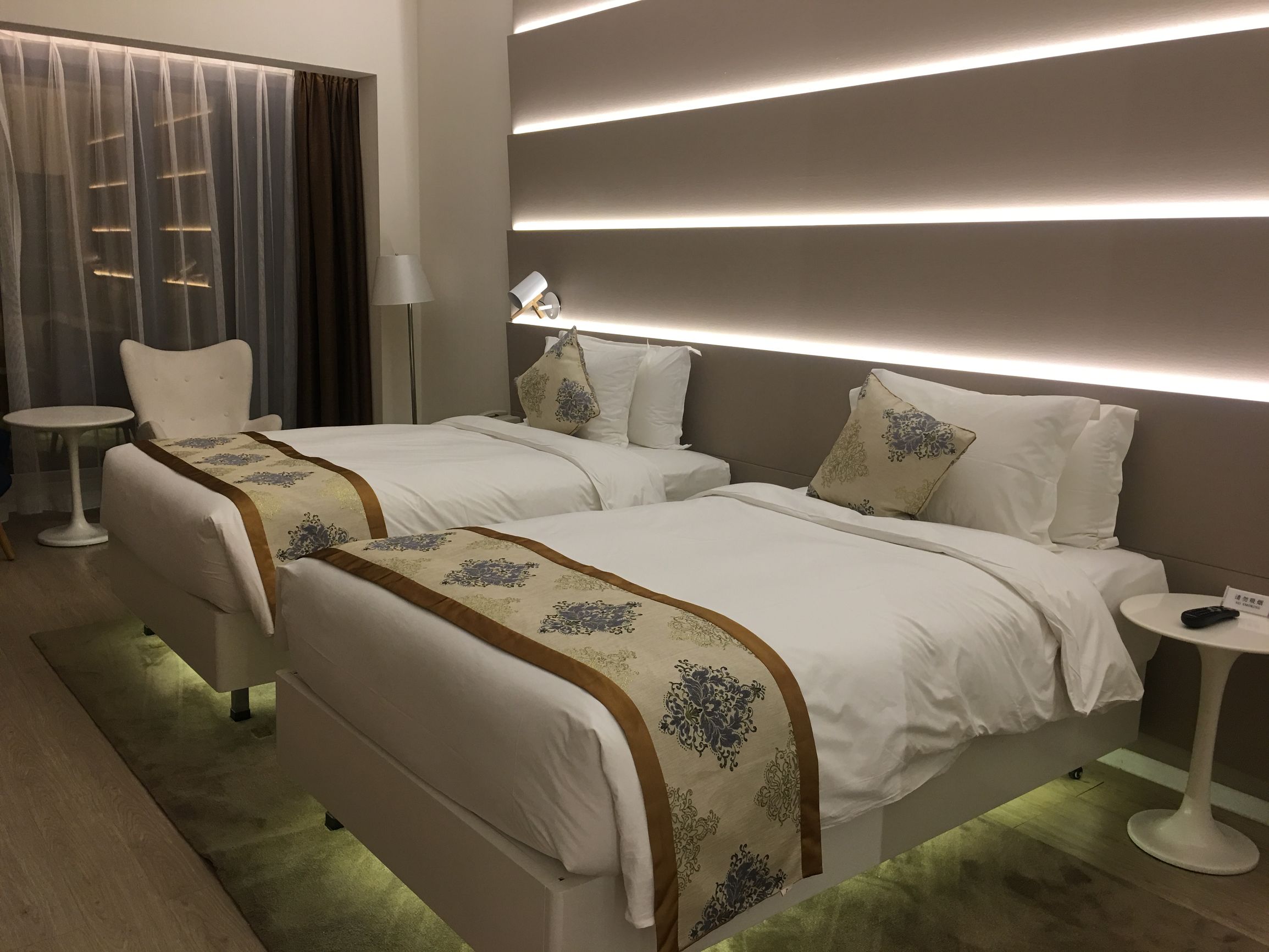 三亚凤凰机场去市区推荐酒店,三亚凤凰机场附近快捷酒店