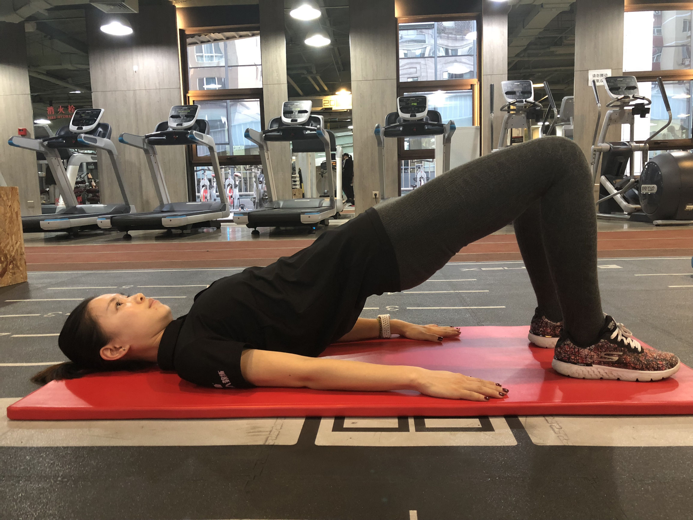 膝盖疼痛怎么治疗能根除,膝盖外翻疼痛怎么矫正