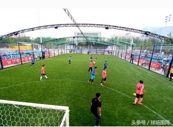 笼式足球围网生产,笼式足球场围网多少钱一平米