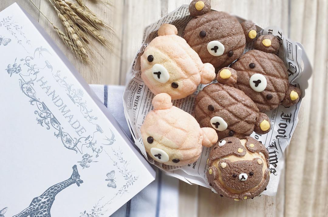 她用蛋糕，做了一个迪士尼亲友团