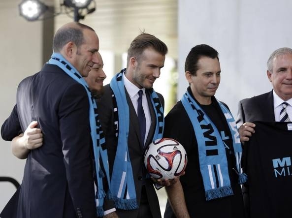 贝克汉姆加盟皇马和齐达内,贝克汉姆交易