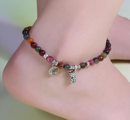 水晶饰品的戴法,手镯和手链以及戒指的佩戴技巧