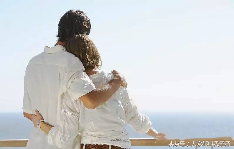 生完孩子多久能看电视,生完孩子多久能看啊