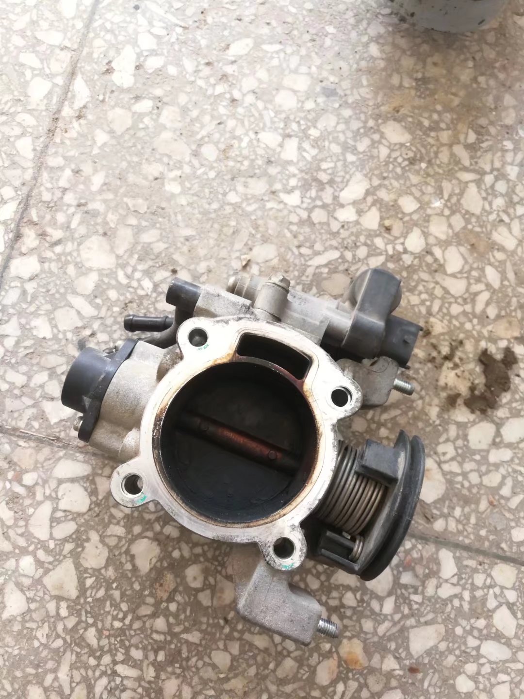 现代领翔发动机怠速不稳，行车时熄火，换一个配件解决两个问题