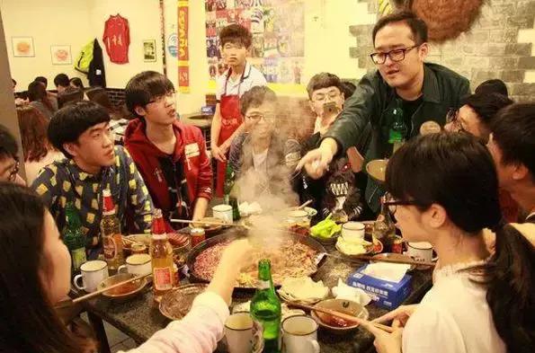 为什么电竞比赛这么受重视,为什么电竞选手不能吃牛肉面