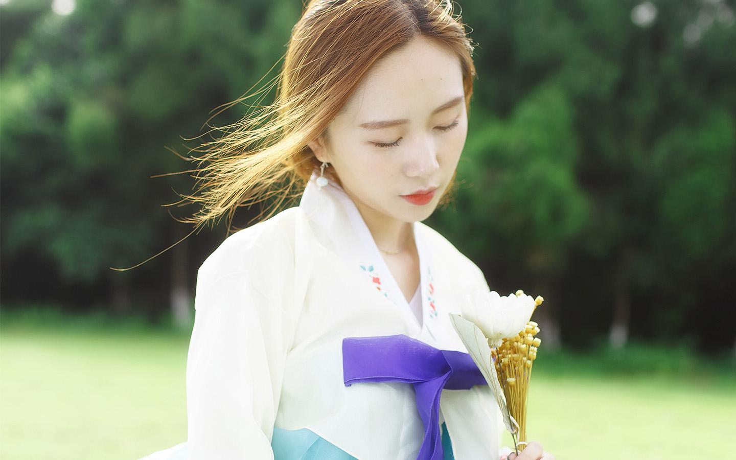 女朋友动不动就生你气是什么原因,女朋友越来越远离你该怎么哄回来