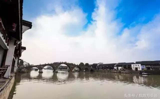 来新市古镇感受浓浓的年味,新春走基层古镇寻风情年味扑面来