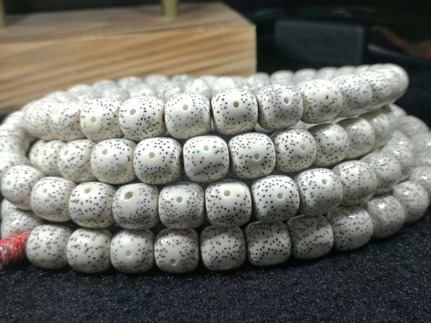 星月菩提尖货,极品星月菩提大留白鸡油黄