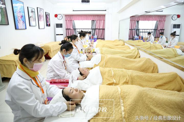 武汉学化妆的学校推荐,武汉化妆学校哪里最好学