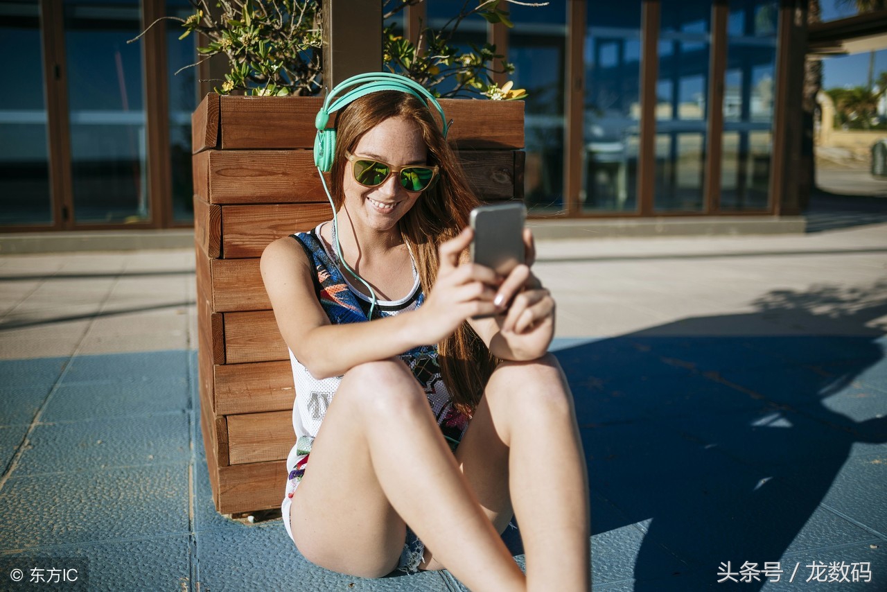 手机听歌有线不方便，还是用无线蓝牙解码耳放吧！