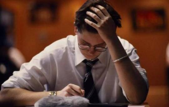 黄牛为啥能抢到高铁票,抢票黄牛现象