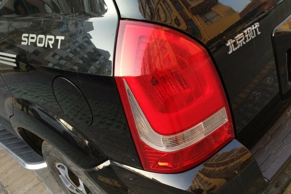 2013款途胜2.0l手动两驱时尚型,现代途胜2.0自吸二手车10年多少钱