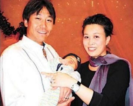 曾经的足坛第一前锋“浪子”曾骗情那英，吸毒打架