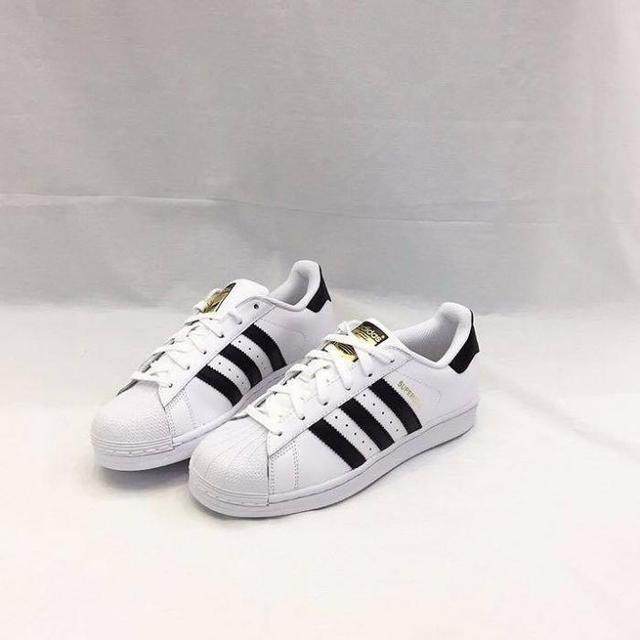 「10款百搭球鞋」,简约而不简单!亲民的价格,还不快收藏!