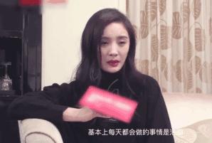 吴亦凡穿秋裤，鹿晗保温杯不离手，爱豆都这么佛系了吗？