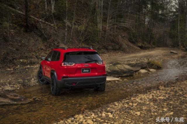 全新jeep自由光两驱和四驱的区别,全新jeep自由光四驱越野