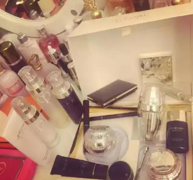 王菲最新护肤品,王菲伊能静最新视频