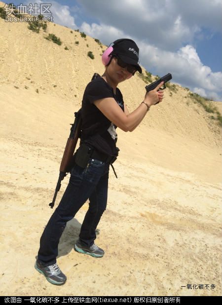 26岁女汉子苦练20年武功越战越勇,女汉子练枪视频