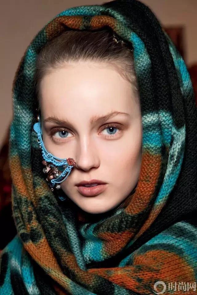 纪梵希小羊皮口红礼盒心动唇妆,大牌口红哪个更适合干唇