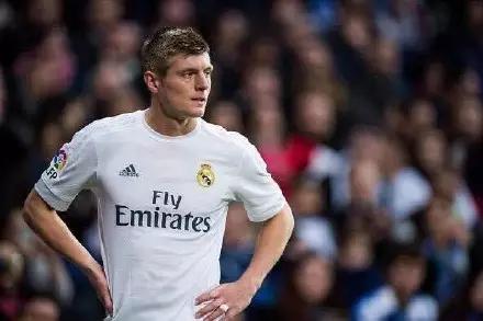 谁是21世纪最佳中场,20世纪最佳中场排名