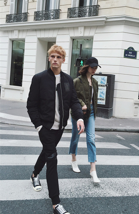 牵手新春情侣装，一起回家过大年