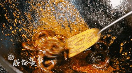 原来好多热门苍蝇馆子的干货，都可以抽真空、当特产带走！