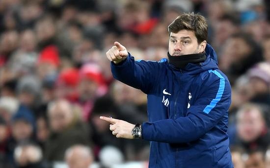 足球就是要欺骗你的对手！尤文后卫注意了，热刺主帅支持球员跳水