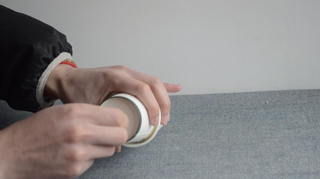 把一次性纸杯的底部戳个洞，解决了家家户户困扰的问题，赶紧试试