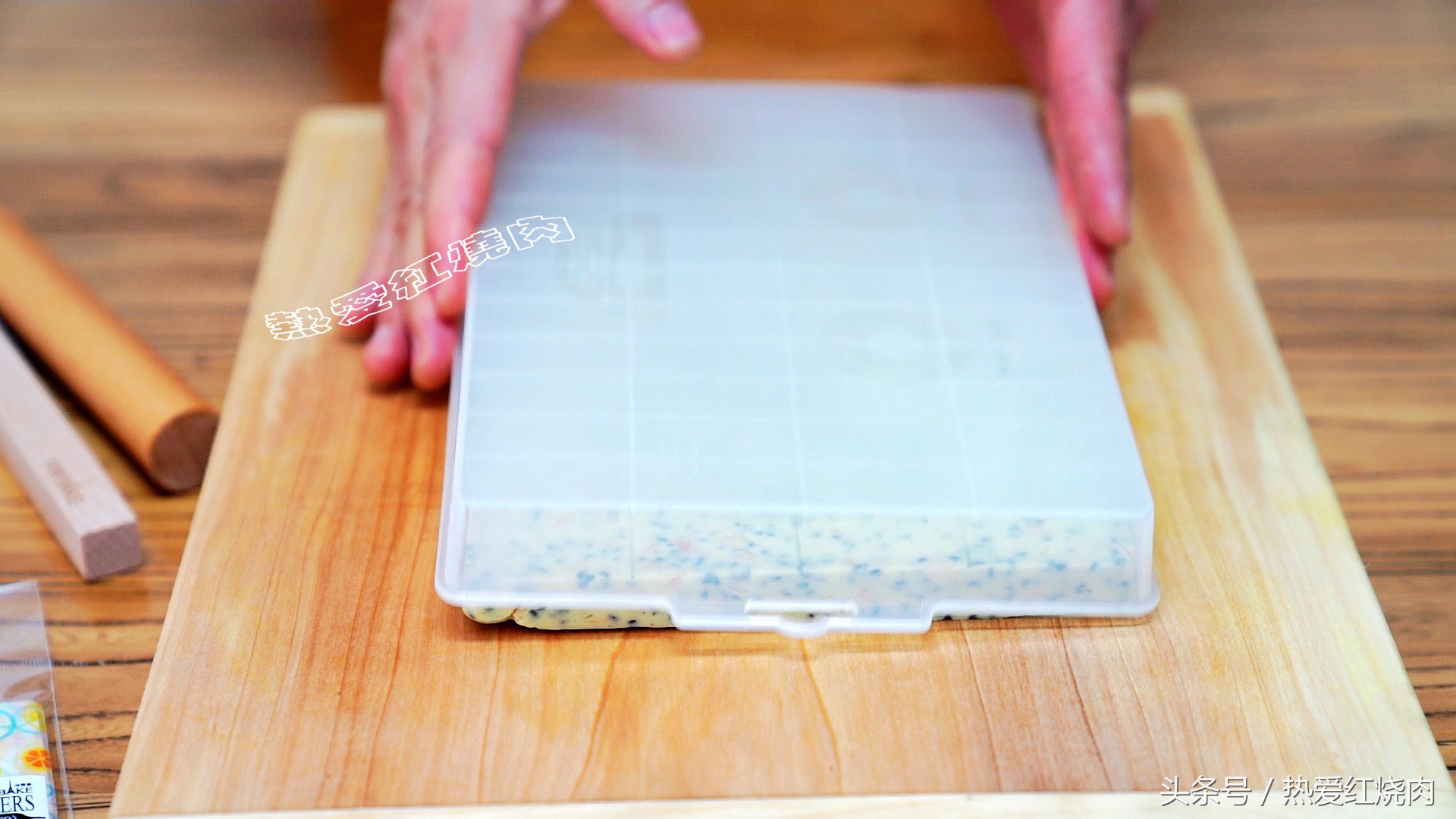 为啥做牛轧糖拉丝不出来,为什么做的牛轧糖软还粘