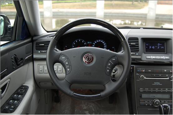 起亚有一款车像奔驰的车,起亚有一款车像宾利似的