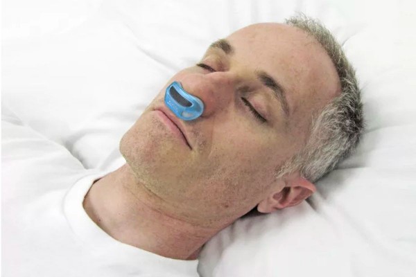 终结打鼾神器Airing微型呼吸机从此睡个安稳觉！