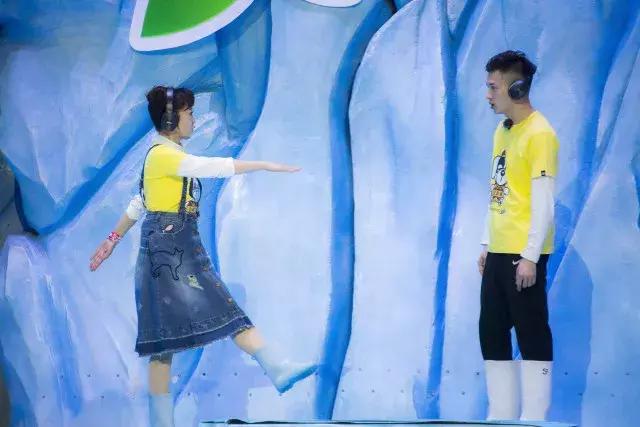 腊月二十四到大年三十，每晚央视少儿频道陪你《过年啦》！