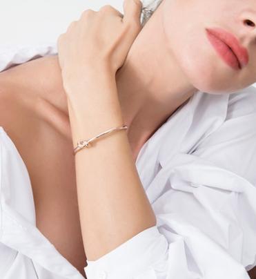 衬衫搭什么手饰,首饰搭配方法视频