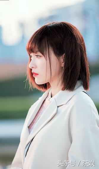 唐嫣教学钢琴,唐嫣弹钢琴小幸运