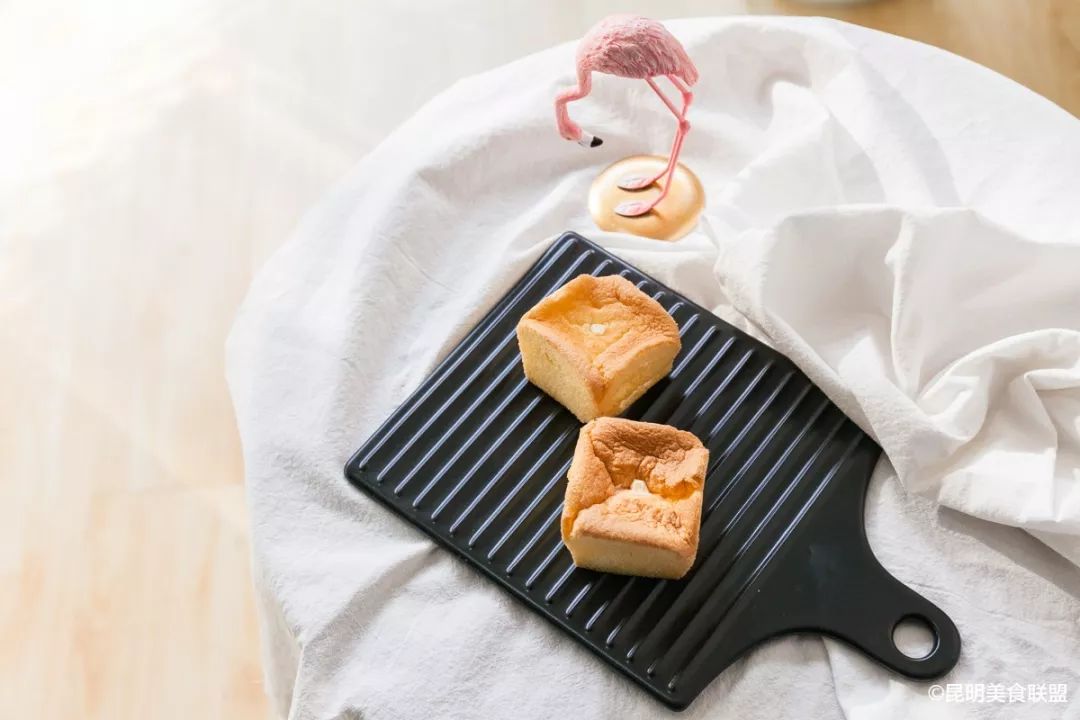 猎奇！昆明街边甜品店，居然每天200美少女拥挤这里生吃多肉