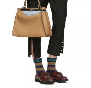 时尚“回春”袜子鞋！曾被嫌弃的TA竟然这么受大牌欣赏