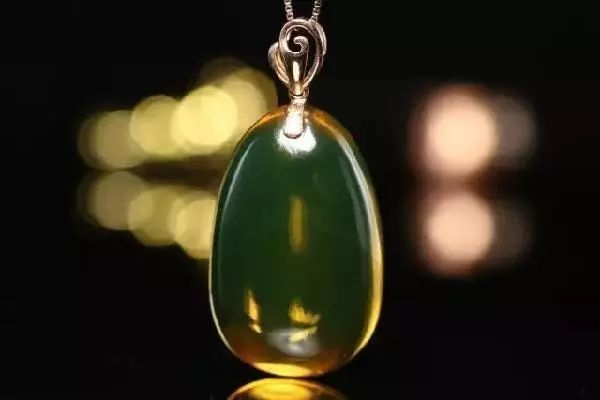 琥珀蜜蜡鉴别真假方法大揭秘,网上买的蜜蜡怎么鉴定真假