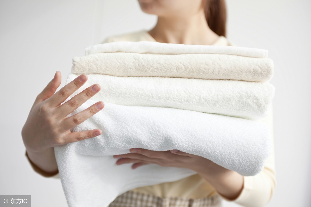 毛巾用久了又硬又干怎么办,毛巾发黄发硬发粘如何清洗