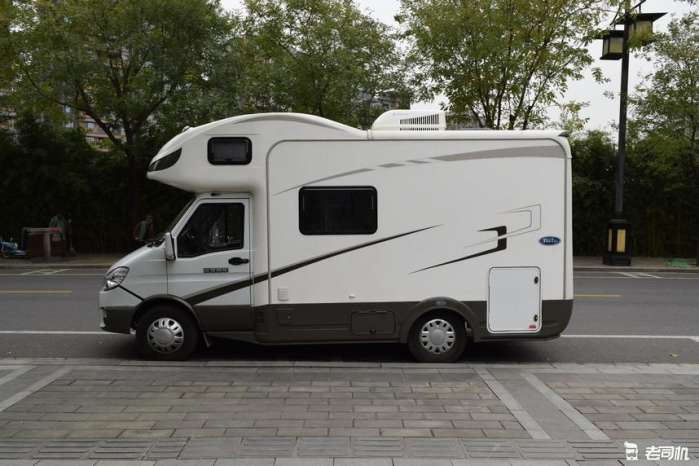 大通b型国产房车最新款,上汽大通maxusv80长轴中顶房车