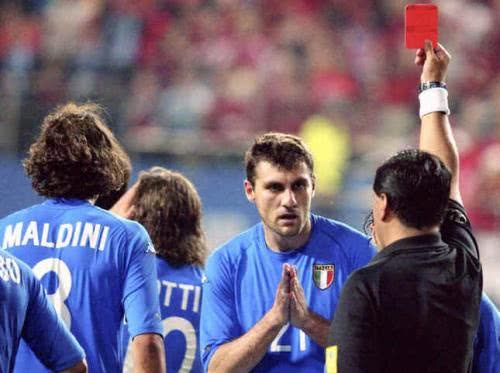 韩国当年淘汰意大利最后怎么样了,02年韩国2比1对意大利