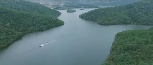 云南泸西春节旅游,泸西红高原