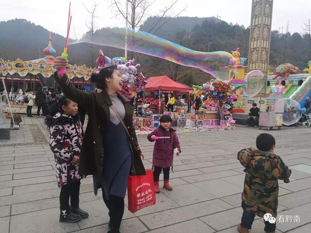 大年初一都匀哪里热闹,大年初一的现状