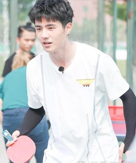 盘点那些会打乒乓球的明星，鹿晗李易峰哥俩啥时候约一个吧！
