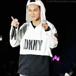 撞脸到这份上?难道你是我失散多年的......